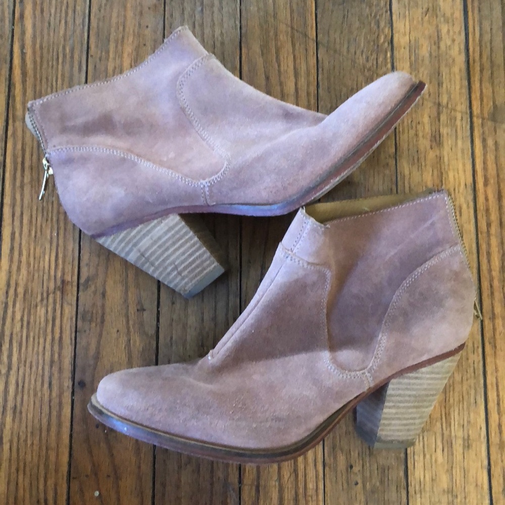 Worn 3 times! Great condition. Real leather.